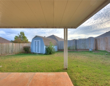 1004 Sw 127th Place - Photo Thumbnail 2