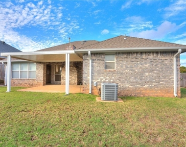 1004 Sw 127th Place - Photo Thumbnail 10