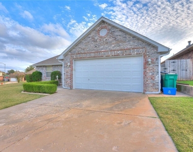 1004 Sw 127th Place - Photo Thumbnail 9