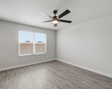 426 Elmont Street - Photo Thumbnail 16