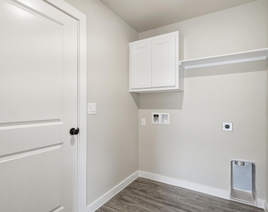 426 Elmont Street - Photo Thumbnail 5