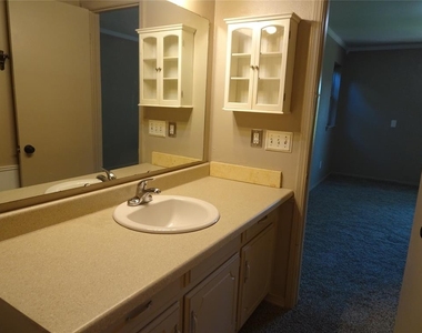 600 Oak Creek Drive - Photo Thumbnail 22