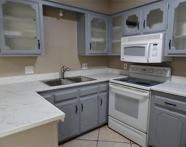 600 Oak Creek Drive - Photo Thumbnail 27