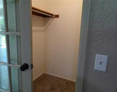 600 Oak Creek Drive - Photo Thumbnail 20