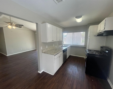 1418 Rockbrook Street - Photo Thumbnail 4