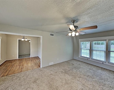 2817 Clermont Place - Photo Thumbnail 3