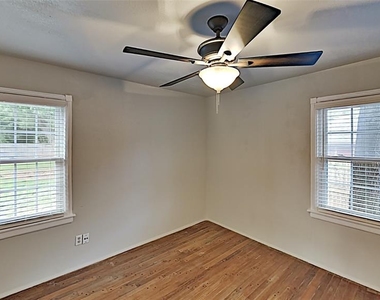 2817 Clermont Place - Photo Thumbnail 10