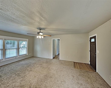 2817 Clermont Place - Photo Thumbnail 2