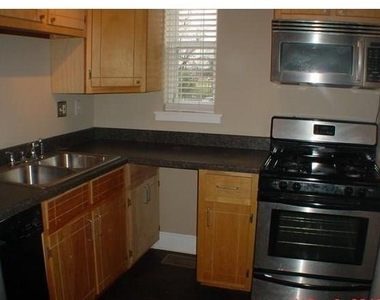 1122 N Zang Boulevard - Photo Thumbnail 5