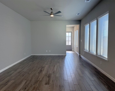 3141 Brazoria Drive - Photo Thumbnail 5