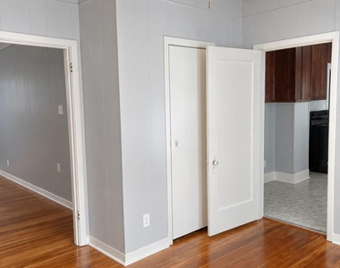 349 Jeanette Street - Photo Thumbnail 4