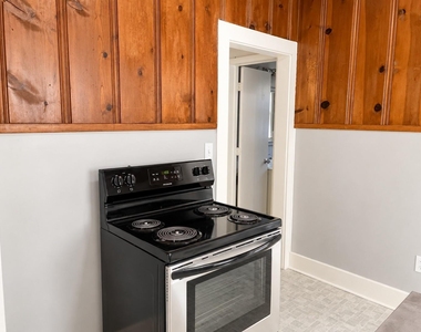 349 Jeanette Street - Photo Thumbnail 10