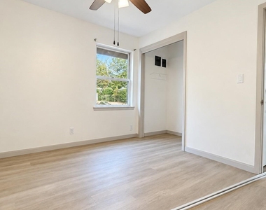 12145 Dandridge Drive - Photo Thumbnail 9