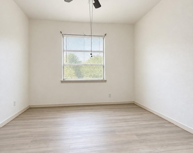 12145 Dandridge Drive - Photo Thumbnail 6