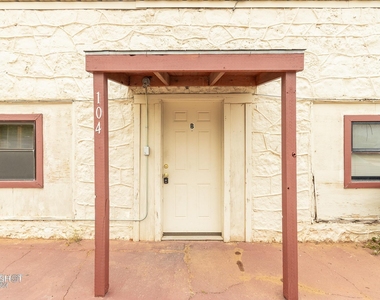 104 College Drive - Photo Thumbnail 1