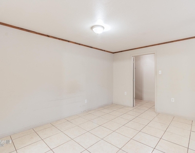 104 College Drive - Photo Thumbnail 12