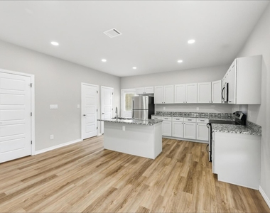 1309 Arizona Avenue - Photo Thumbnail 4