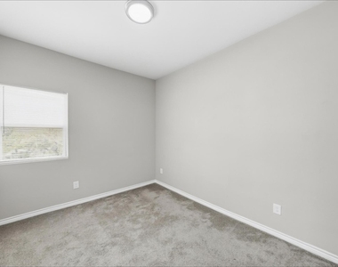 1309 Arizona Avenue - Photo Thumbnail 15