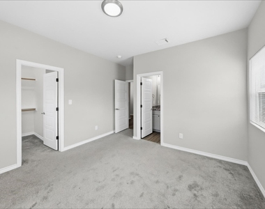 1309 Arizona Avenue - Photo Thumbnail 9