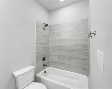 1309 Arizona Avenue - Photo Thumbnail 11