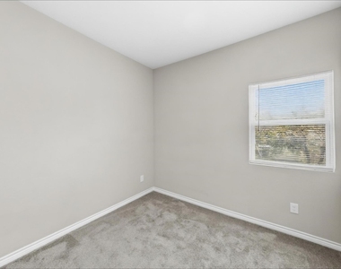 1309 Arizona Avenue - Photo Thumbnail 13