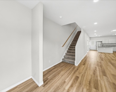 1309 Arizona Avenue - Photo Thumbnail 20