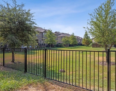 4820 Pasadena Drive - Photo Thumbnail 19