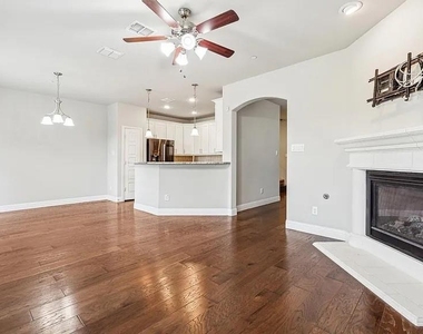 4820 Pasadena Drive - Photo Thumbnail 6