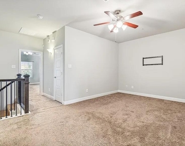 4820 Pasadena Drive - Photo Thumbnail 14
