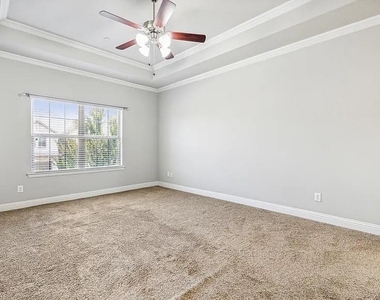 4820 Pasadena Drive - Photo Thumbnail 15