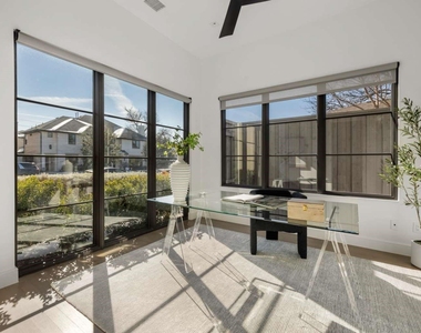 6621 Del Norte Lane - Photo Thumbnail 6