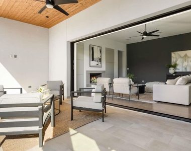 6621 Del Norte Lane - Photo Thumbnail 10