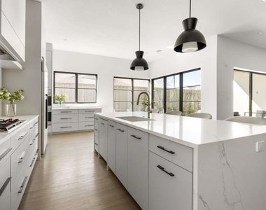 6621 Del Norte Lane - Photo Thumbnail 2