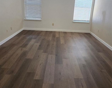 6941 Hickory Creek - Photo Thumbnail 24