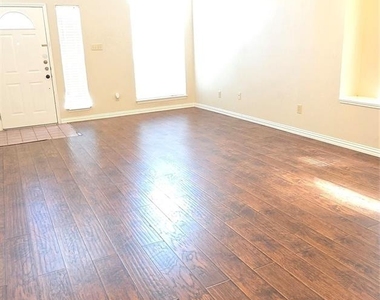 6941 Hickory Creek - Photo Thumbnail 3