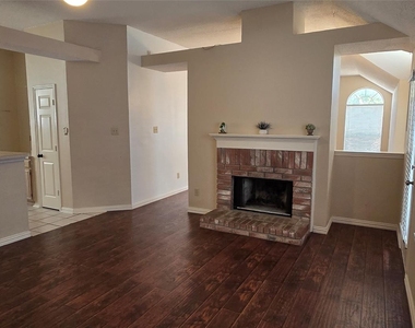 6941 Hickory Creek - Photo Thumbnail 8