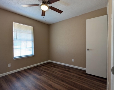 514 Campbell Lane - Photo Thumbnail 18