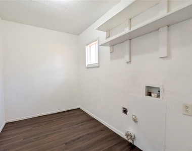 514 Campbell Lane - Photo Thumbnail 12