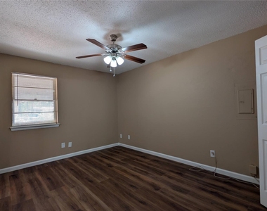 514 Campbell Lane - Photo Thumbnail 20