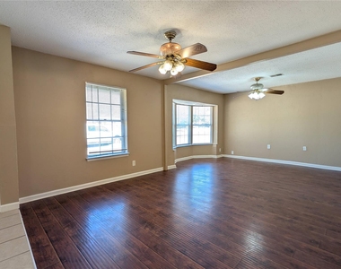 514 Campbell Lane - Photo Thumbnail 2