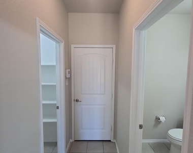 7601 Boat Wind Road - Photo Thumbnail 6