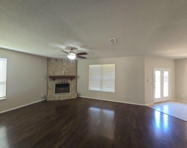 7601 Boat Wind Road - Photo Thumbnail 4