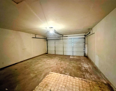 1204 Cordell Street - Photo Thumbnail 18