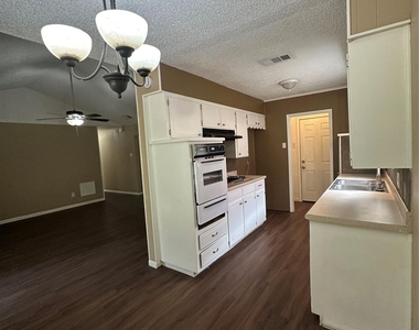 1204 Cordell Street - Photo Thumbnail 6