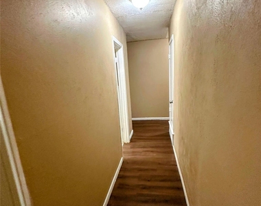 1204 Cordell Street - Photo Thumbnail 7