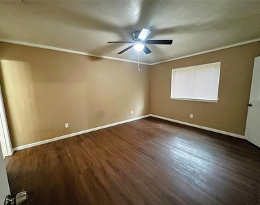 1204 Cordell Street - Photo Thumbnail 11