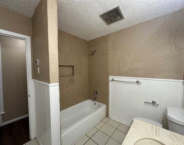 1204 Cordell Street - Photo Thumbnail 8