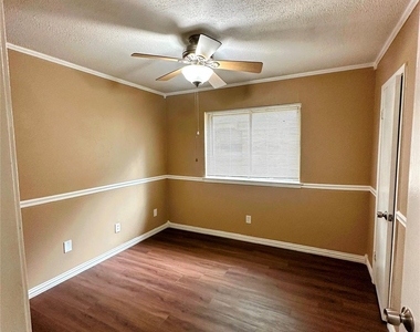 1204 Cordell Street - Photo Thumbnail 14