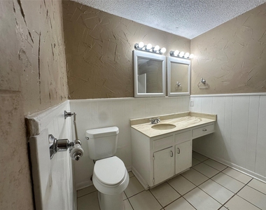 1204 Cordell Street - Photo Thumbnail 10