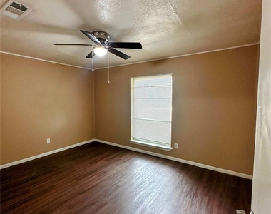 1204 Cordell Street - Photo Thumbnail 15